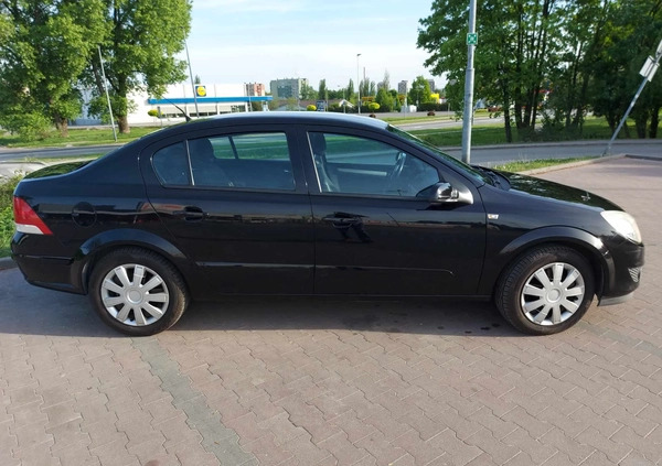 Opel Astra cena 14200 przebieg: 165970, rok produkcji 2008 z Kraków małe 106